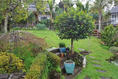 Photo of property in 16 King Edward Parade, Devonport, Auckland, 0624