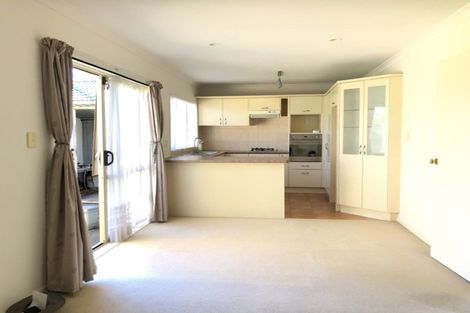 Photo of property in 4 Chapletown Drive, East Tamaki, Auckland, 2016
