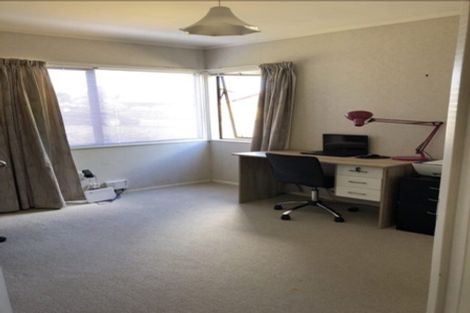 Photo of property in 27 Pinewood Grove, Botany Downs, Auckland, 2010