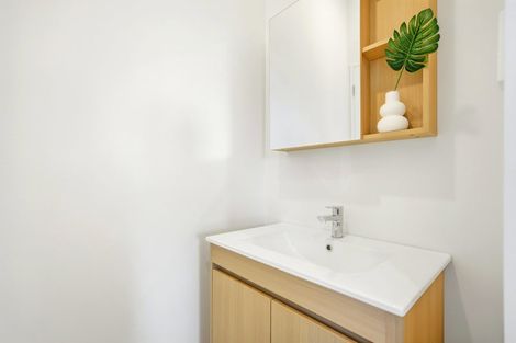 Photo of property in 3/14 Karamu Street, Strandon, New Plymouth, 4312