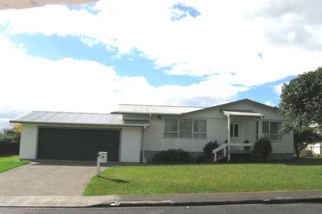 Photo of property in 22 Ozich Avenue, Te Atatu South, Auckland, 0610