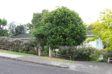 Photo of property in 4 Woodhams Street, Beach Haven, Auckland, 0626