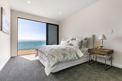 Photo of property in 8b Crispe Road, Clarks Beach, 2122