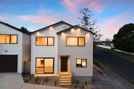 Photo of property in 5a Topliss Drive, Northcross, Auckland, 0632