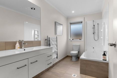 Photo of property in 72 Kedge Drive, Mangawhai, 0505