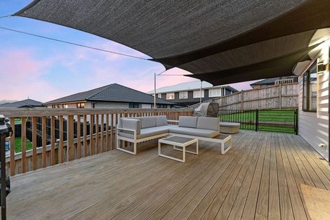 Photo of property in 32 Leathem Crescent, Pokeno, 2402