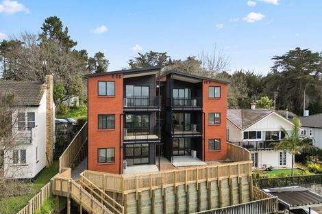 Photo of property in 1/12 Ruakiwi Road, Hamilton Lake, Hamilton, 3204