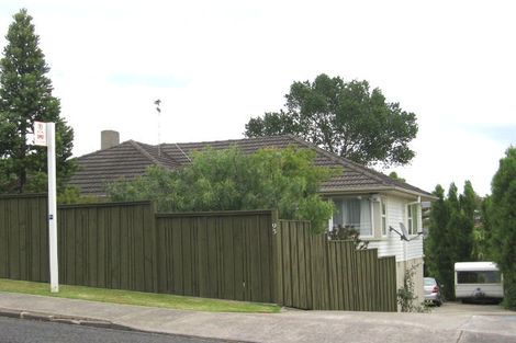 Photo of property in 95 Selwyn Crescent, Forrest Hill, Auckland, 0620