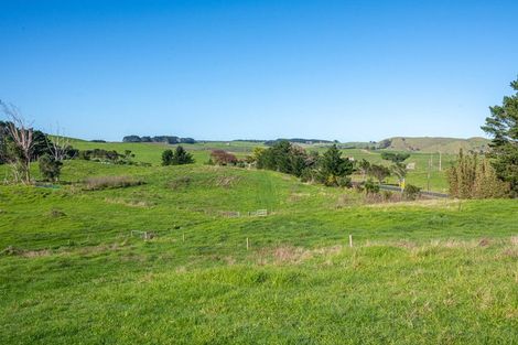 Photo of property in 2640 South Head Road, South Head, Helensville, 0874