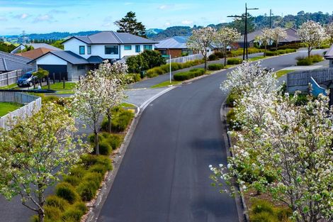 Photo of property in 6 Reserva Crescent, Kumeu, 0810