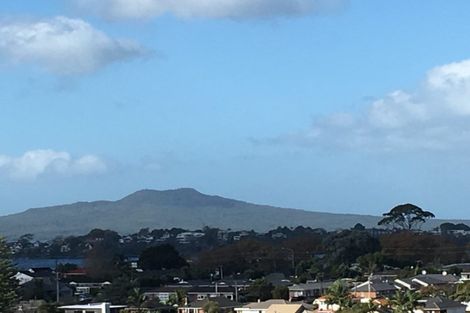 Photo of property in 31a Forrest Hill Road, Milford, Auckland, 0620