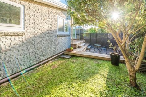 Photo of property in 2/27 Elliott Avenue, Bayview, Auckland, 0629