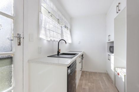 Photo of property in 1/8 Westward Ho, Glen Eden, Auckland, 0602