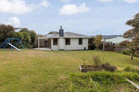 Photo of property in 124 Te Pene Avenue, Titahi Bay, Porirua, 5022