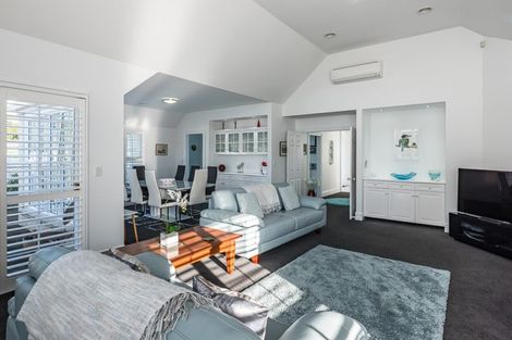 Photo of property in 1 Maple Lane, Waikanae, 5036