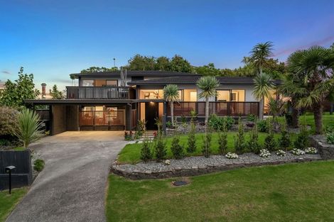 Photo of property in 25 Maritime Terrace, Birkenhead, Auckland, 0626