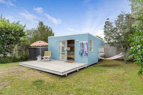 Photo of property in 132 Achilles Avenue, Whangamata, 3620
