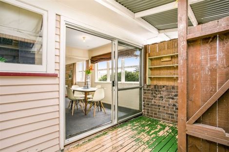 Photo of property in 11 Rowan Terrace, Te Atatu South, Auckland, 0610