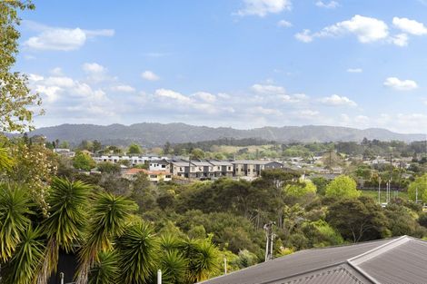 Photo of property in 2/11 Rangeview Road, Sunnyvale, Auckland, 0612