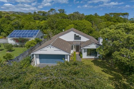 Photo of property in 56 Kapanui Road, Waikanae, 5036