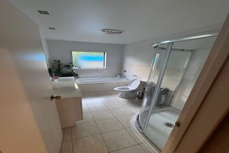 Photo of property in 28a Kingdale Road, Henderson, Auckland, 0610