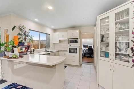 Photo of property in 30 Millington Place, Huntington Park, Auckland, 2013