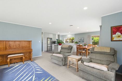 Photo of property in 19b Mcgowan Place, Orewa, 0931