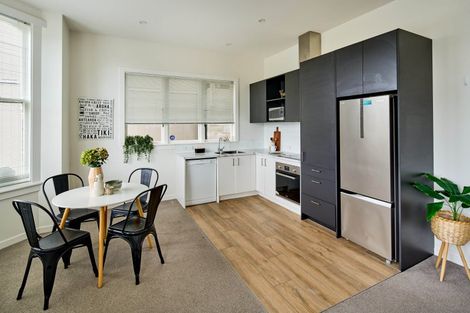 Photo of property in 10 Stanley Street, Berhampore, Wellington, 6023