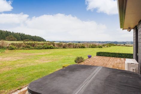 Photo of property in 52 Centre Road, Aokautere, Palmerston North, 4471