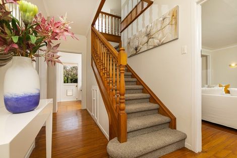 Photo of property in 8 Frieston Road, Milford, Auckland, 0620