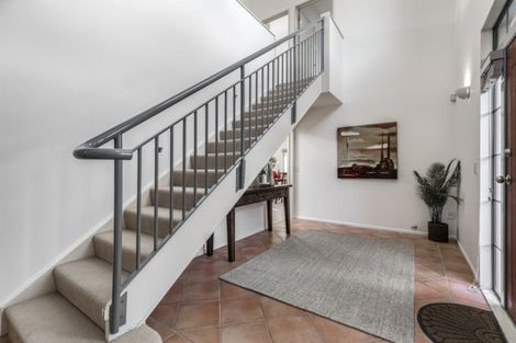 Photo of property in 19 Horotutu Road, Greenlane, Auckland, 1061