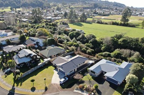 Photo of property in 28 Caulfield Place, Pukehangi, Rotorua, 3015