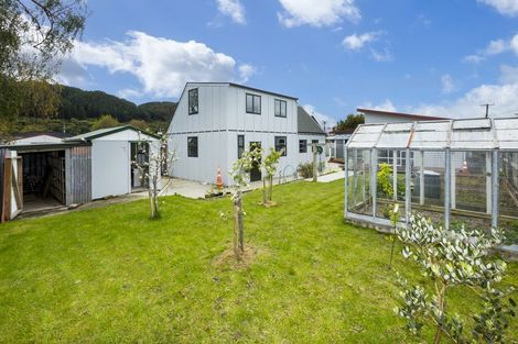 Photo of property in 18 Robertson Street, Elderslea, Upper Hutt, 5018