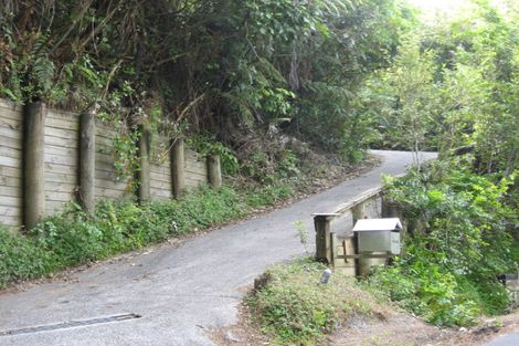 Photo of property in 442-454 Scenic Drive, Waiatarua, Auckland, 0612