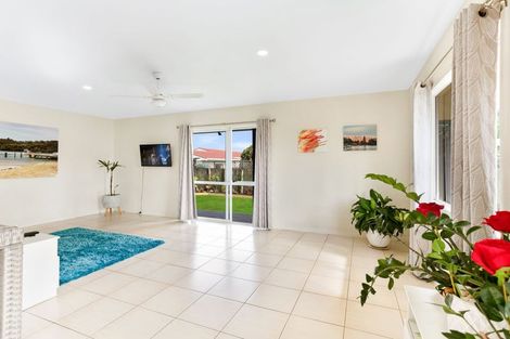 Photo of property in 36 Whitby Avenue, Whitianga, 3510