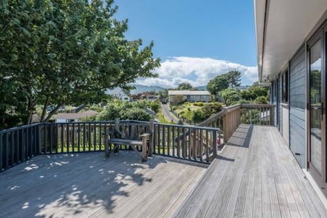 Photo of property in 42 Hicks Crescent, Waikanae Beach, Waikanae, 5036