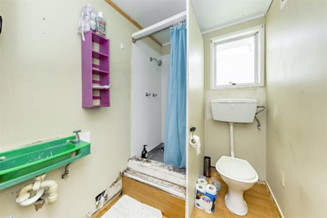 Photo of property in 3 Pushon Place, Clendon Park, Auckland, 2103