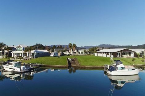 Photo of property in 32 Arawa Lane, Whitianga, 3510