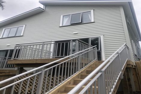 Photo of property in 2/4 John Jennings Drive, Oteha, Auckland, 0632