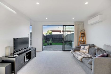 Photo of property in 2/9 Marcroft Street, Woolston, Christchurch, 8062