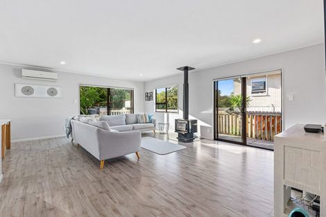 Photo of property in 36 Ladies Mile, Manly, Whangaparaoa, 0930