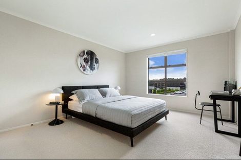 Photo of property in 18 Purchas Hill Drive, Stonefields, Auckland, 1072