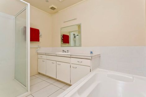 Photo of property in 14a The Avenue, Albany, Auckland, 0632