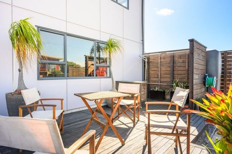 Photo of property in 17 Marine Parade South, Foxton Beach, Foxton, 4815