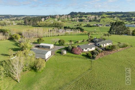 Photo of property in 1224 State Highway 16, Waimauku, 0883