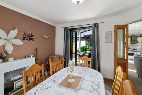 Photo of property in 2 Caulfield Place, Pukehangi, Rotorua, 3015