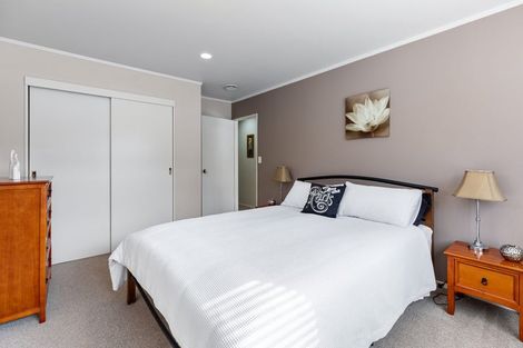 Photo of property in 28 Webb Place, Papamoa Beach, Papamoa, 3118