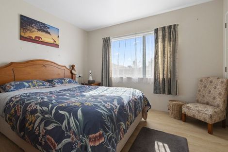 Photo of property in 2b Village Place, Tuakau, 2121