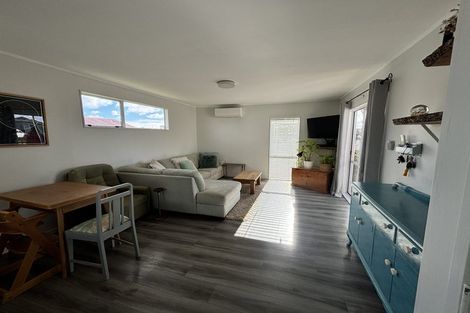 Photo of property in 17 Elisa Lane, Ranui, Auckland, 0612