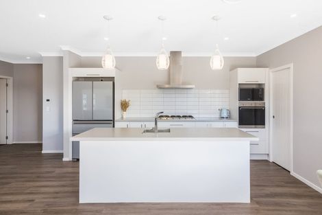 Photo of property in 65 Queen Charlotte Drive, Aotea, Porirua, 5024